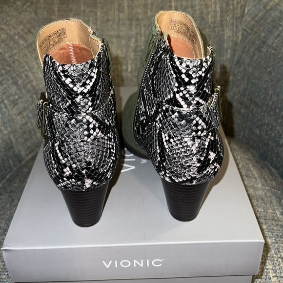 Vionic heeled bootie - Picture 3 of 10